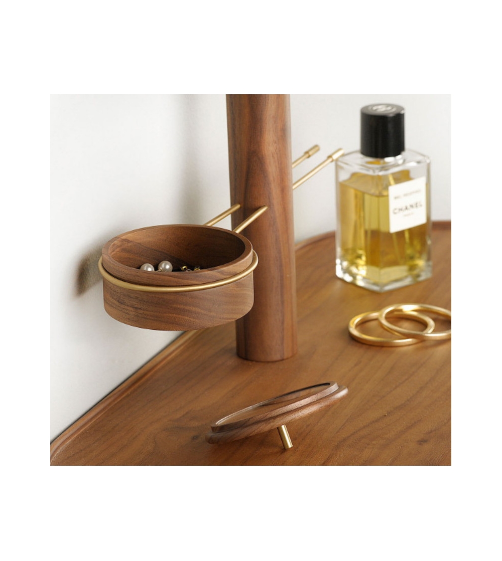 Nomon: Toilette Vanity Table