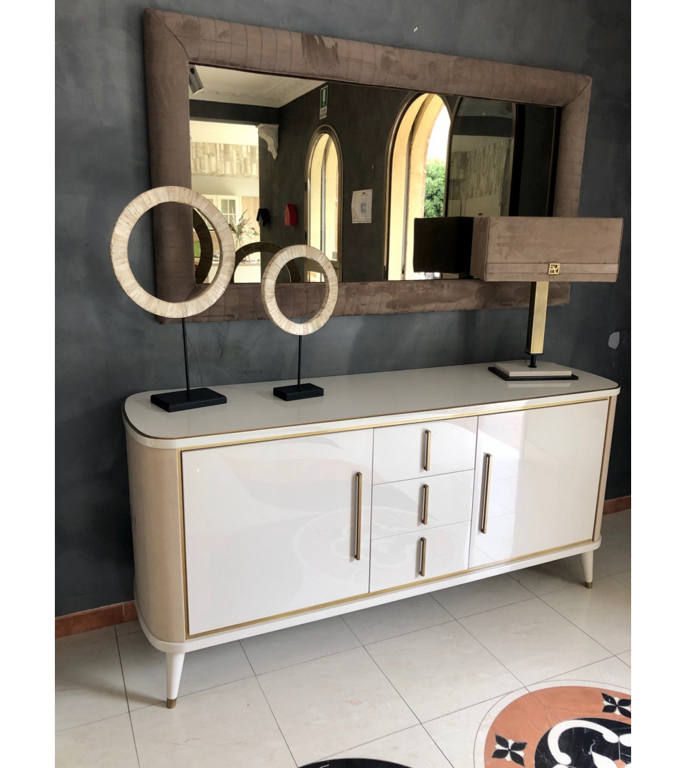 2-türiges Sideboard und 3 Schubladen...