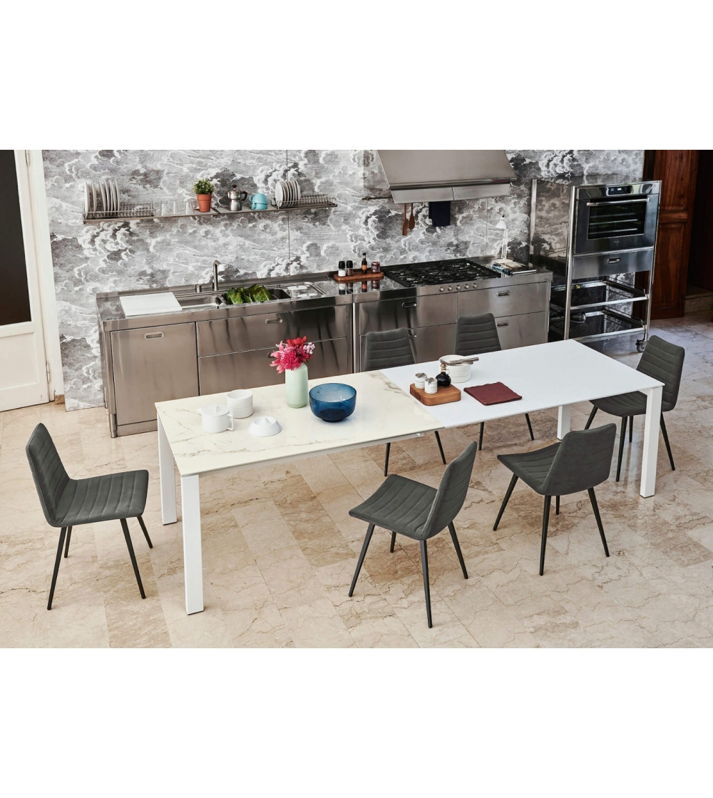 Badù Table With Lacquered Extensions...
