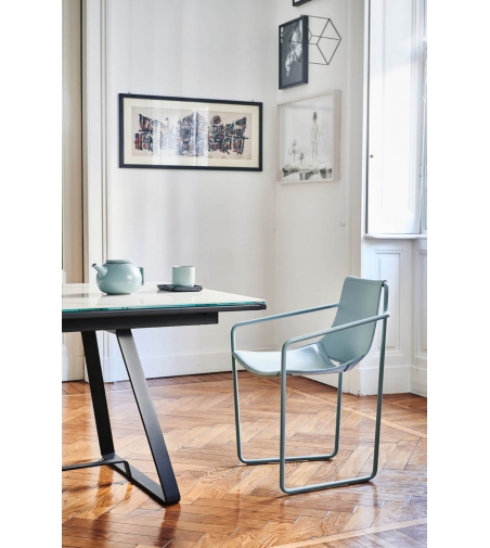 Apelle P Midj Armchair