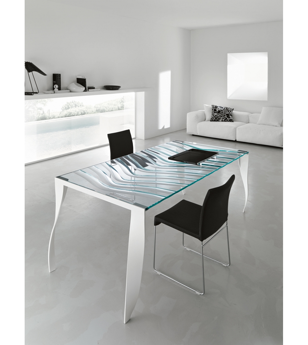 Luz de Luna Tonelli Design Table