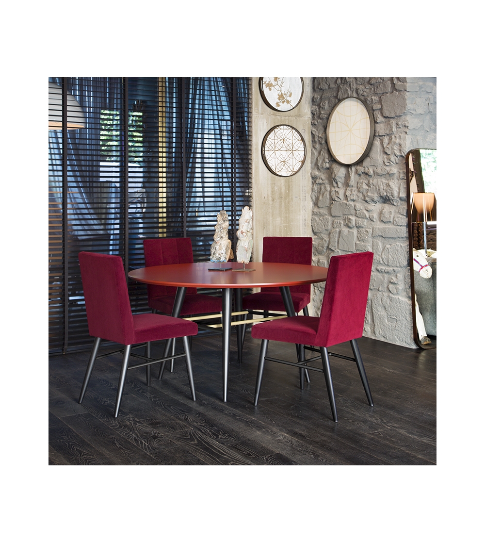 Alma Design - Magenta Round Table