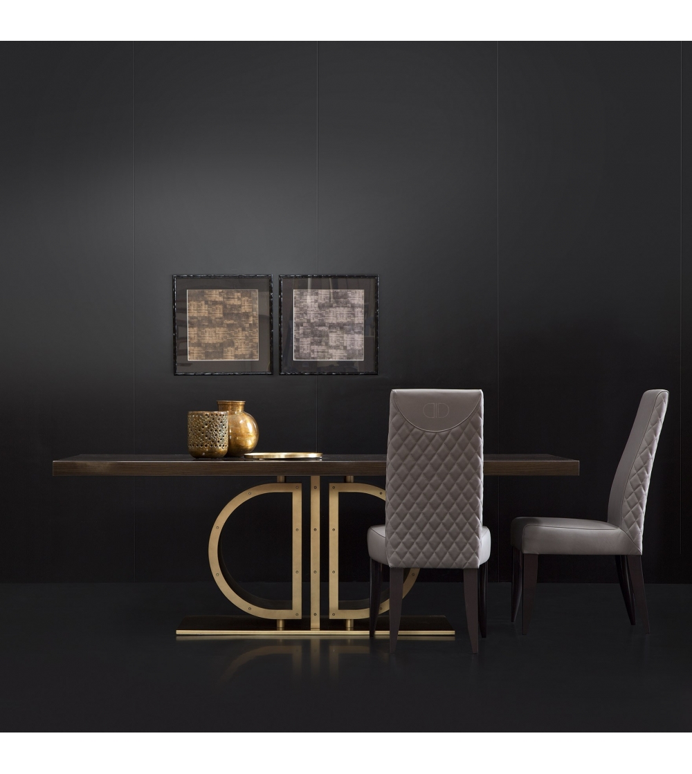 Daytona Tisch Monogram