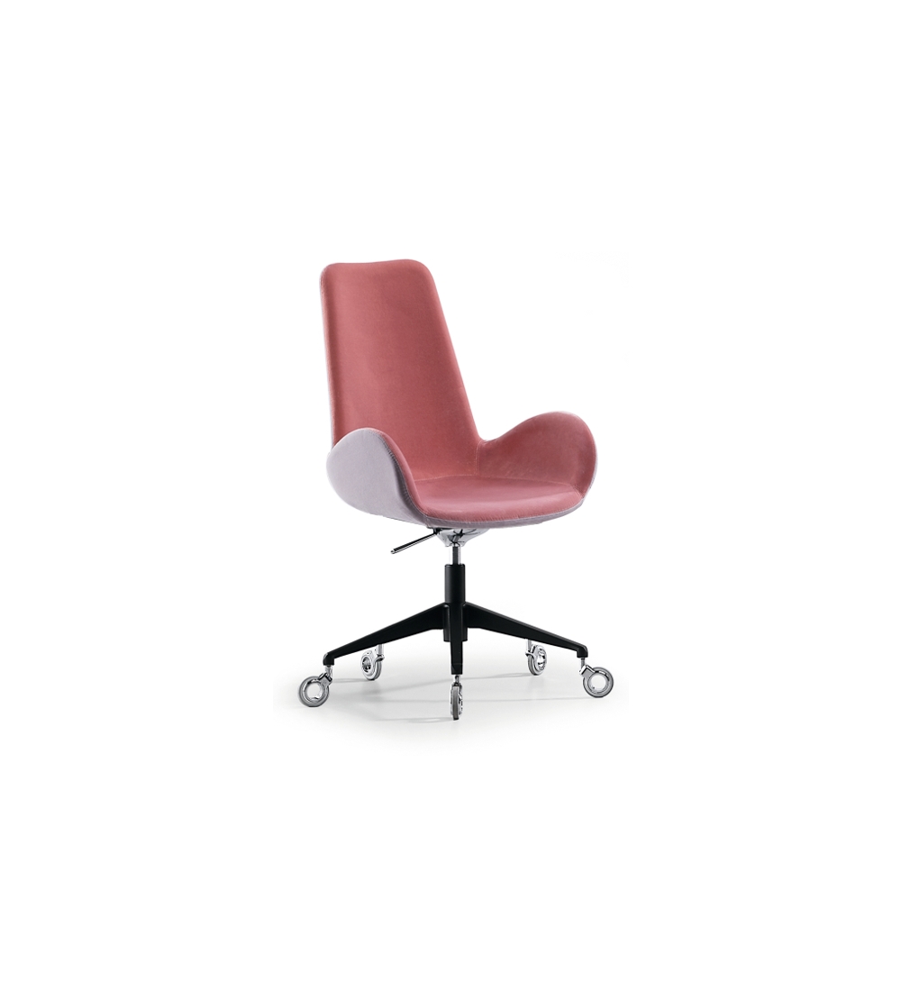 Midj Dalia Directional Armchair