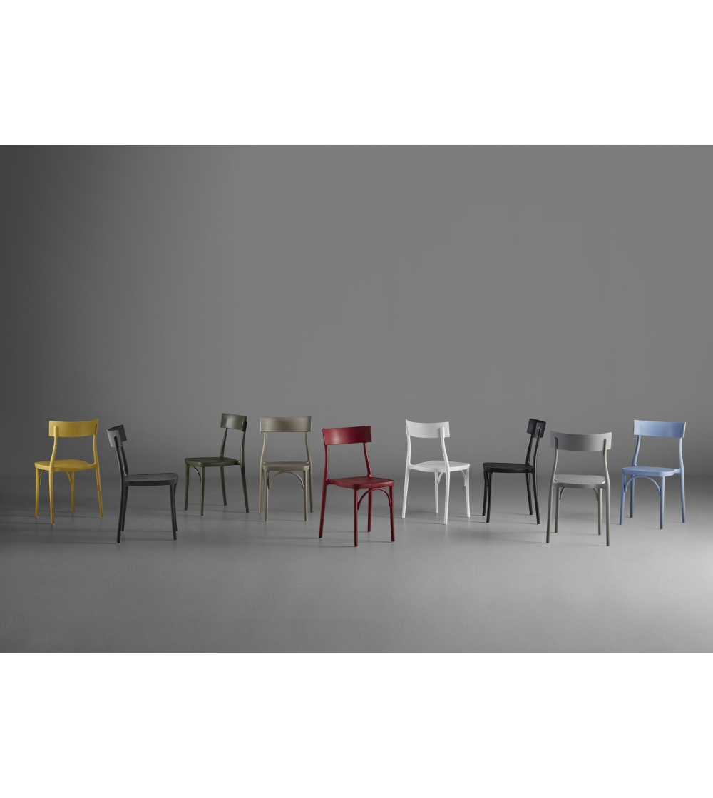 Lot 2 Chaises Milano 2015 - Colico