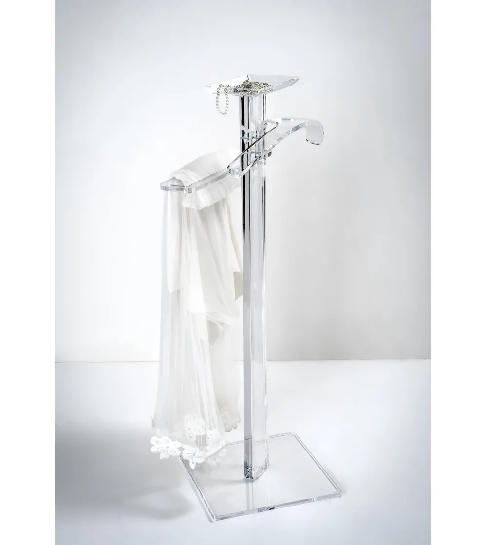 Bernardo Valet Stand - Iplex
