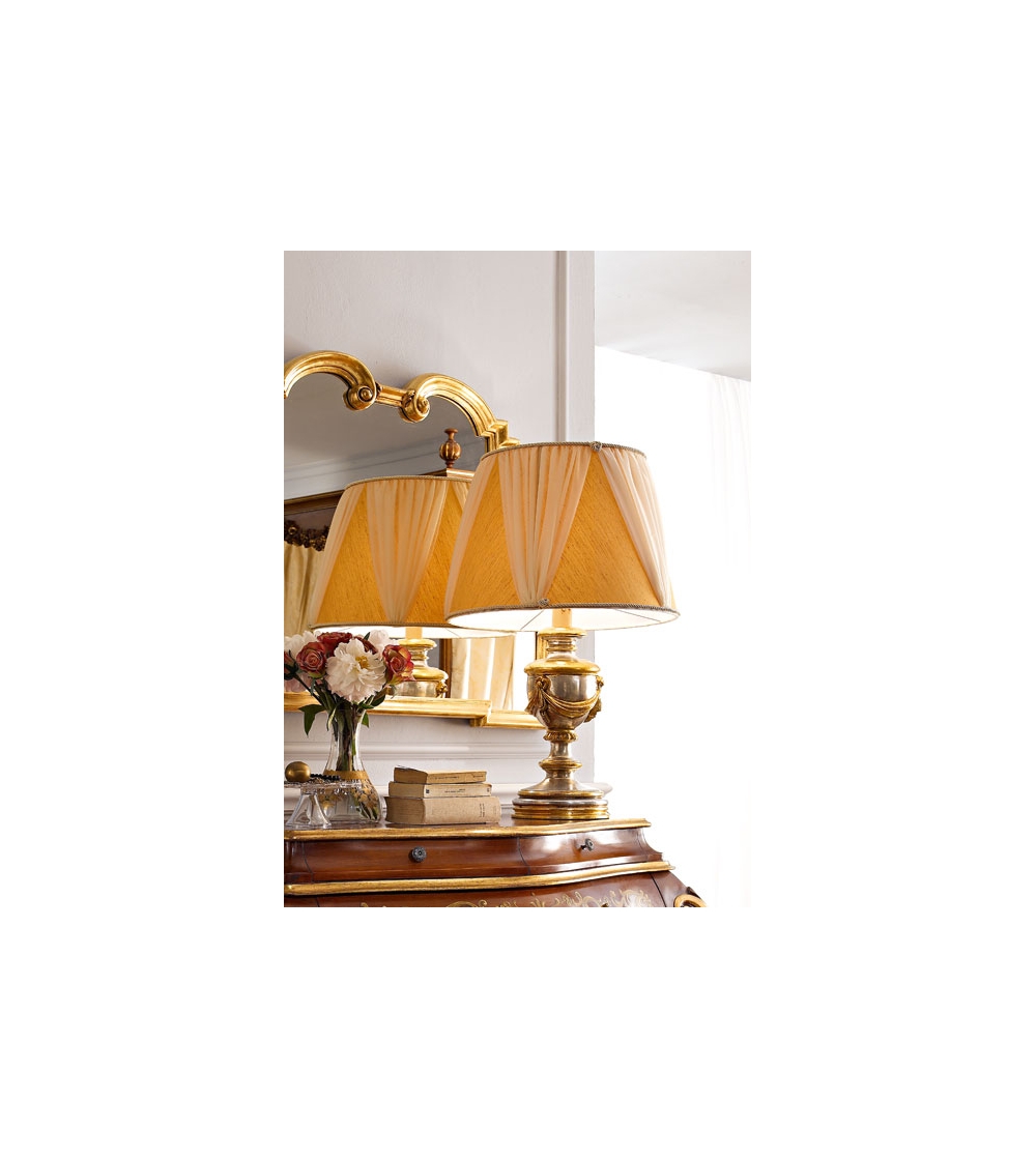 Lamp with Lampshade Article 925