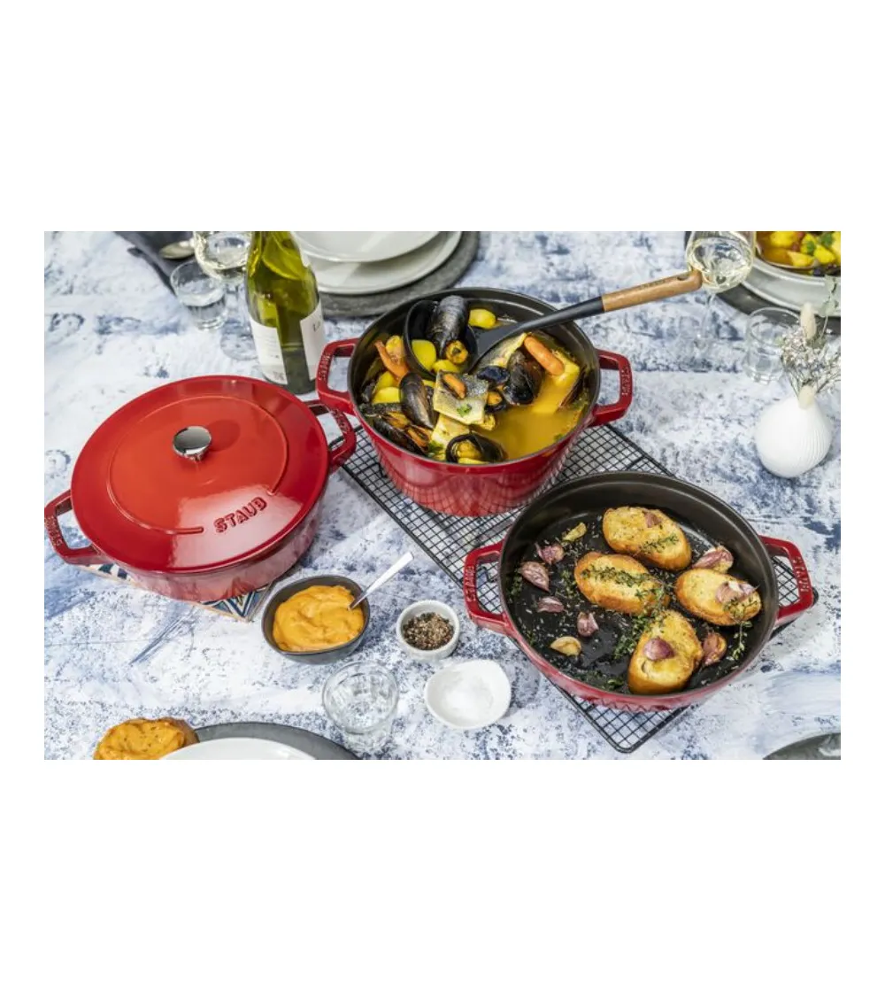 Set 3 Stackable Round Cocottes - Staub