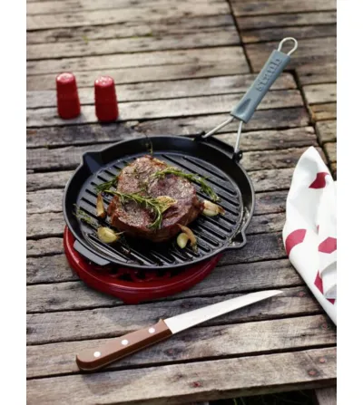 Round Grill Pan With Spouts - Staub 2