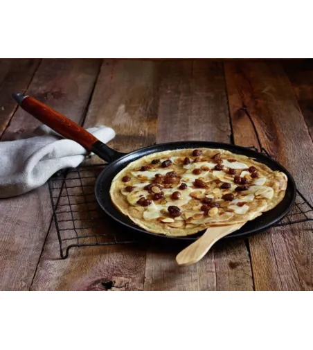Round Crepe Maker With Wooden Handle - Staub