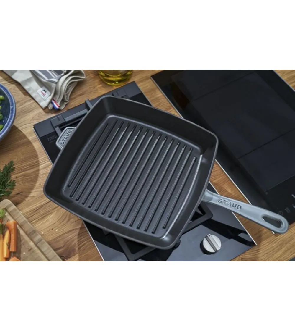 Quadratischer Grill Mit Griff - Staub