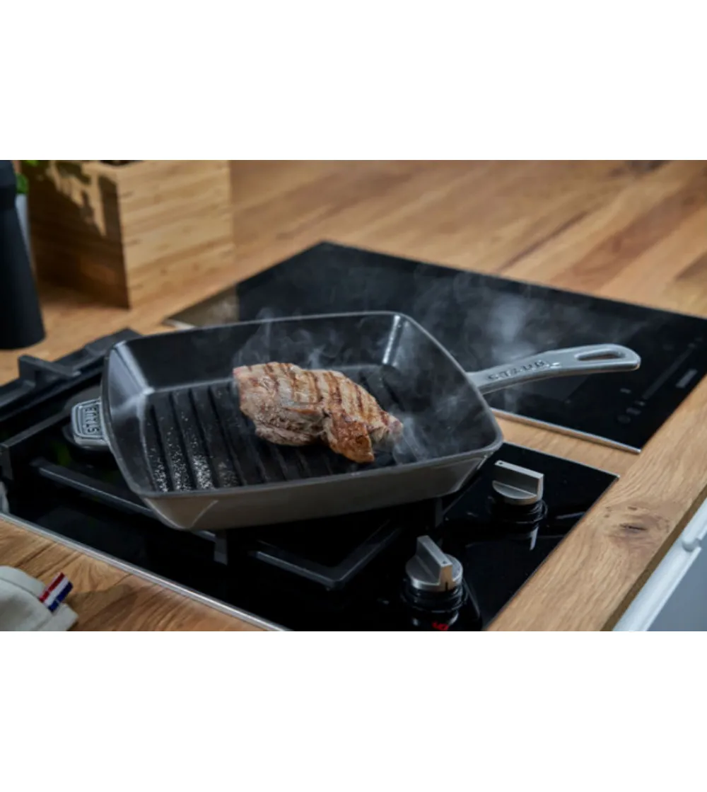 Square Grill With Handle - Staub
