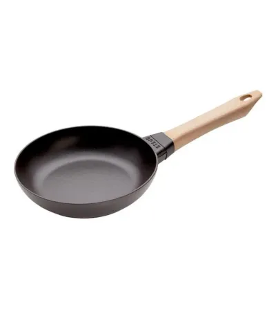 Pan With Wooden Handle - Staub
