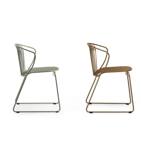 Lot 4 Chaises Not Out - True